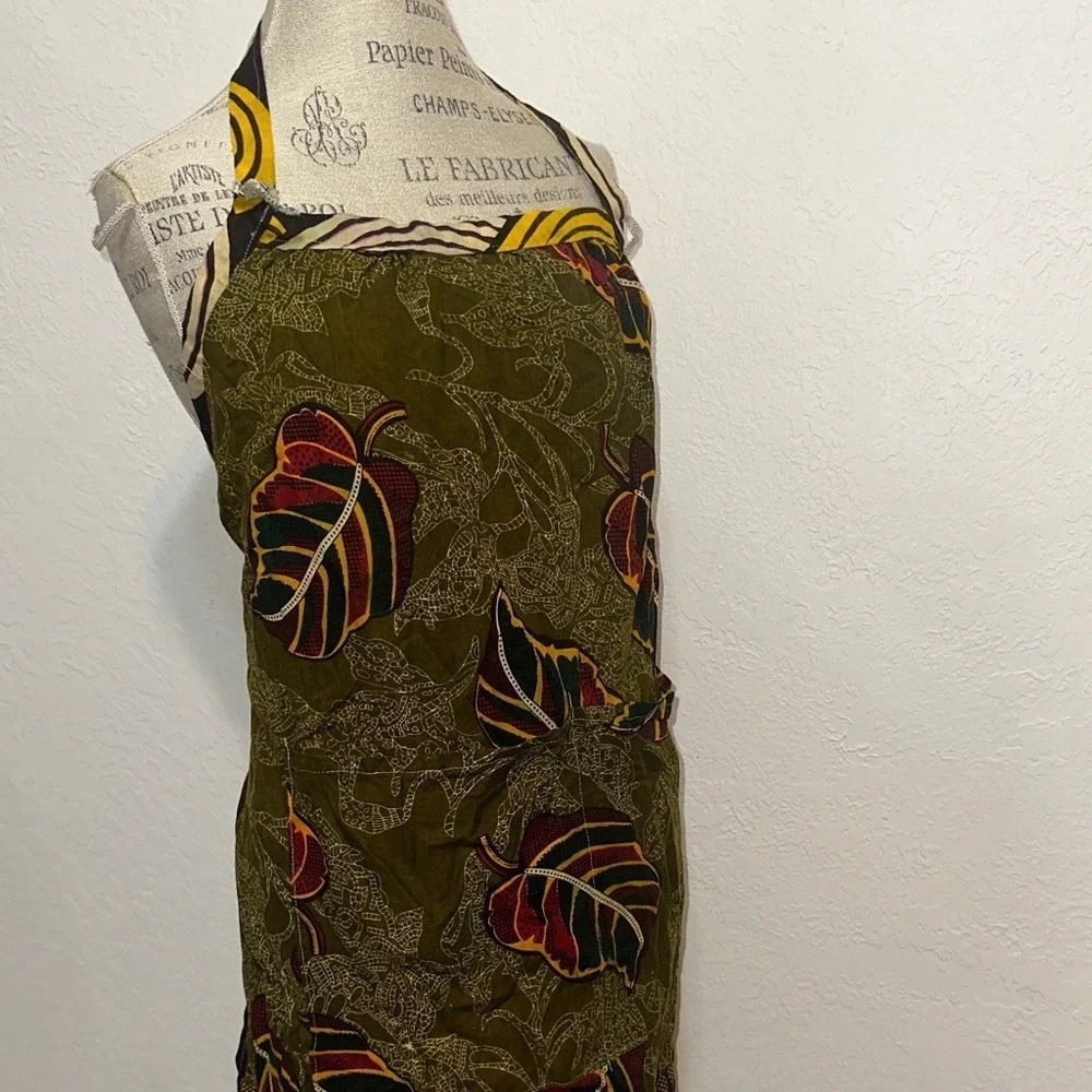 Timbali‎ Crafts Apron Olive Green Leaf Print Artisan Made Ghana Pocket
